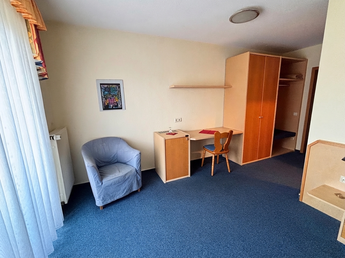 Sitzgelegenheit im Einzelzimmer